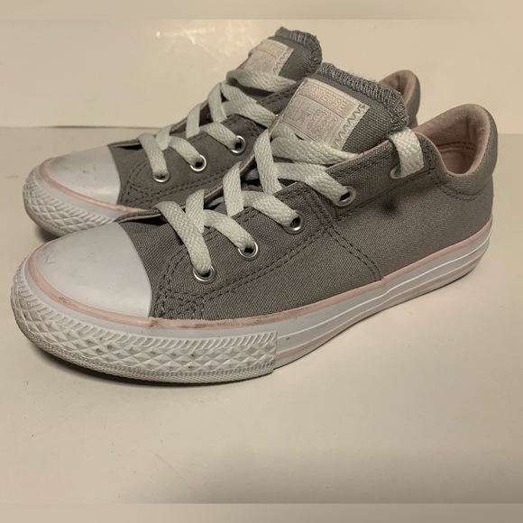 Converse Youth Size 2 Gray & Pink - Picture 2 of 4
